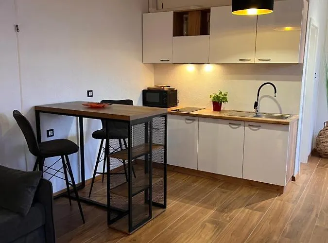 Blue View アパート オパティヤ